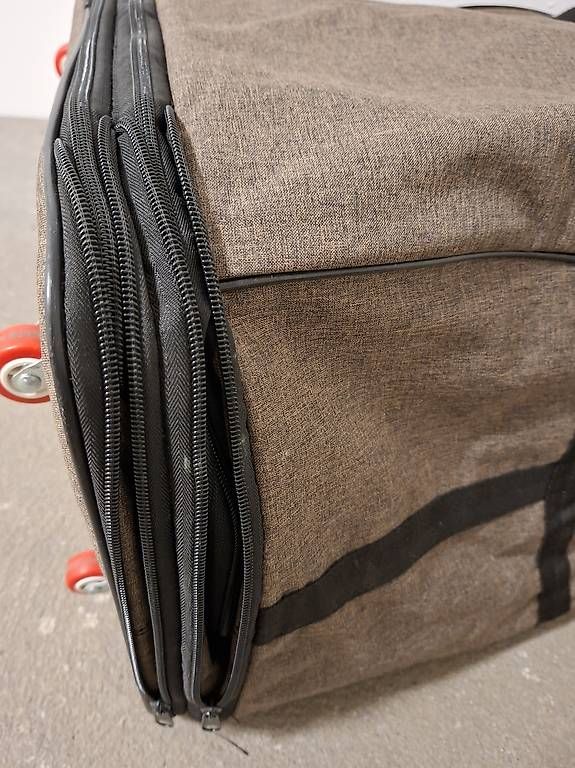 Borse: Reisetasche Eastpak – Usato da Bern venduto da ANIP 2