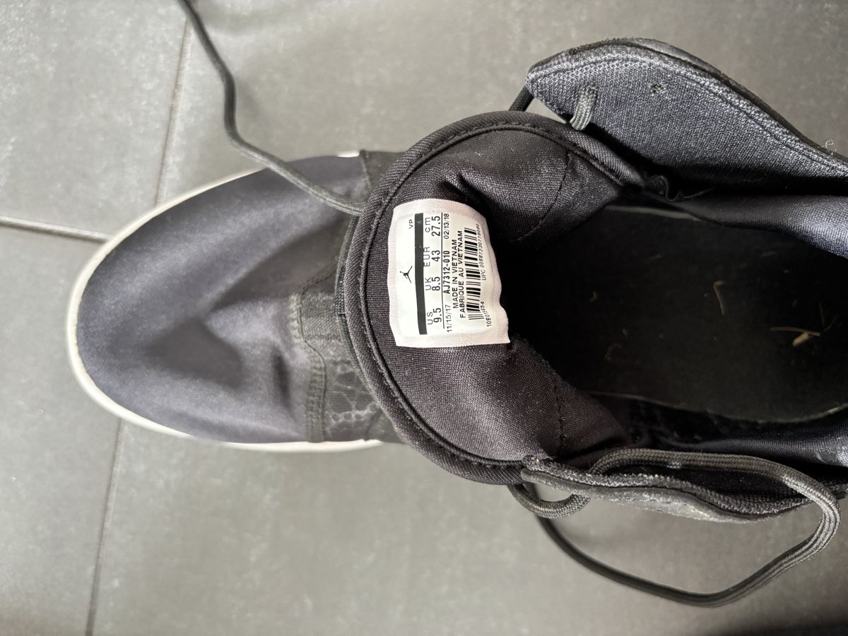 Jordan Scarpe da uomo: Jordan Flight Runner 2 Noir/Blanc, taille 43 – Usato da La Chaux-de-Fonds venduto da Elora237 1
