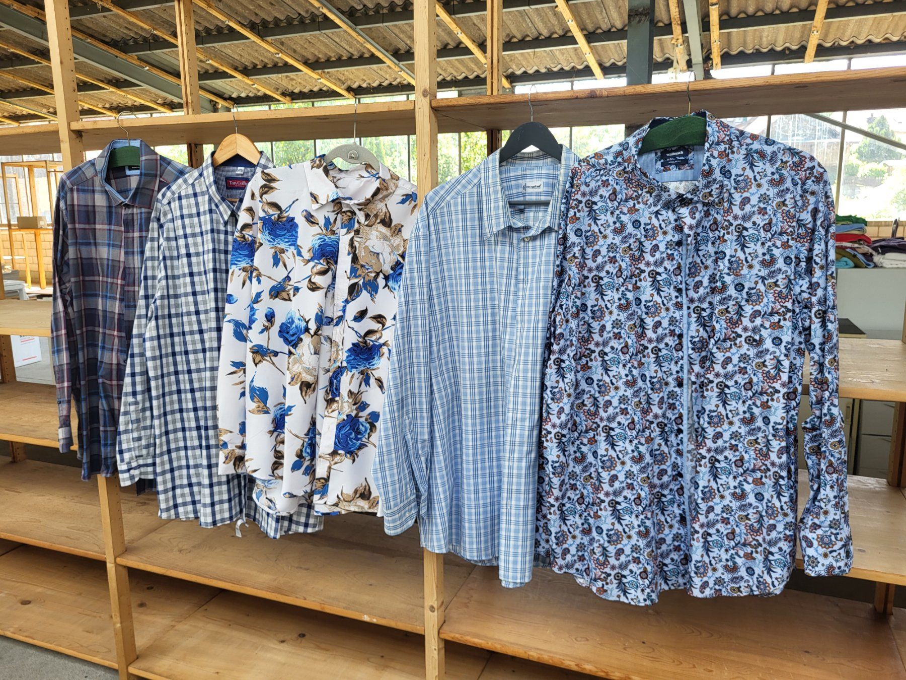 Hemden: 5 langarm Männer Hemden Gr. 3XL – Gebraucht aus Diessenhofen von Osio