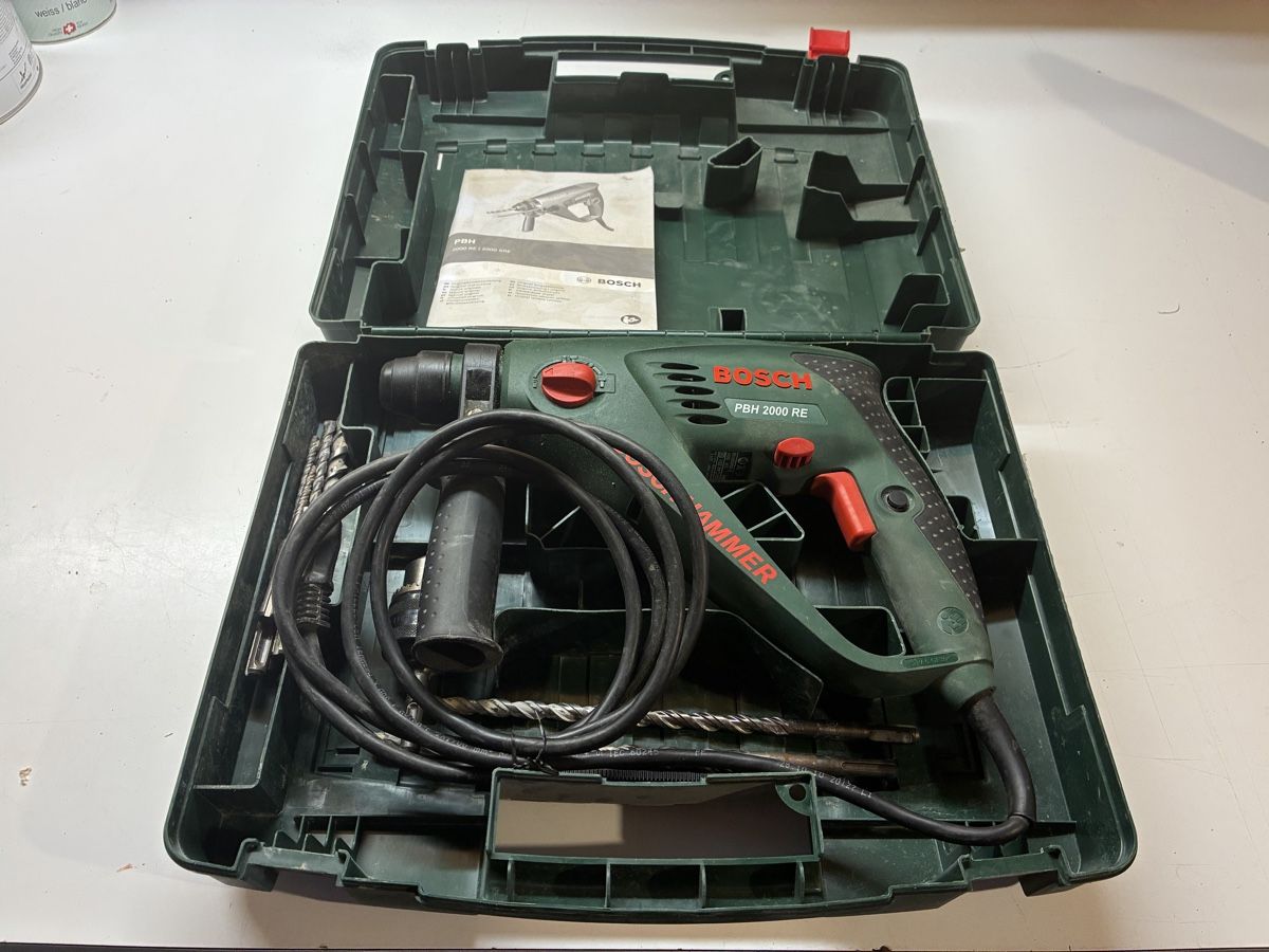 Bosch Perceuses: Bosch Bohrhammer PBH 2000 RE – D'occasion à Schwanden Sigrisw par Rentsch81
