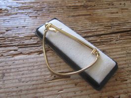 Krawattennadel  mit Kette, neuwertig