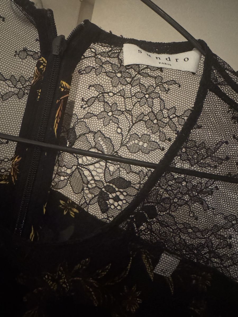 Sandro Vestiti: Sandro Kleid Schwarz Blumenmuster Spitze Grösse L Neu – Usato da Zürich venduto da mir_7mpq 2