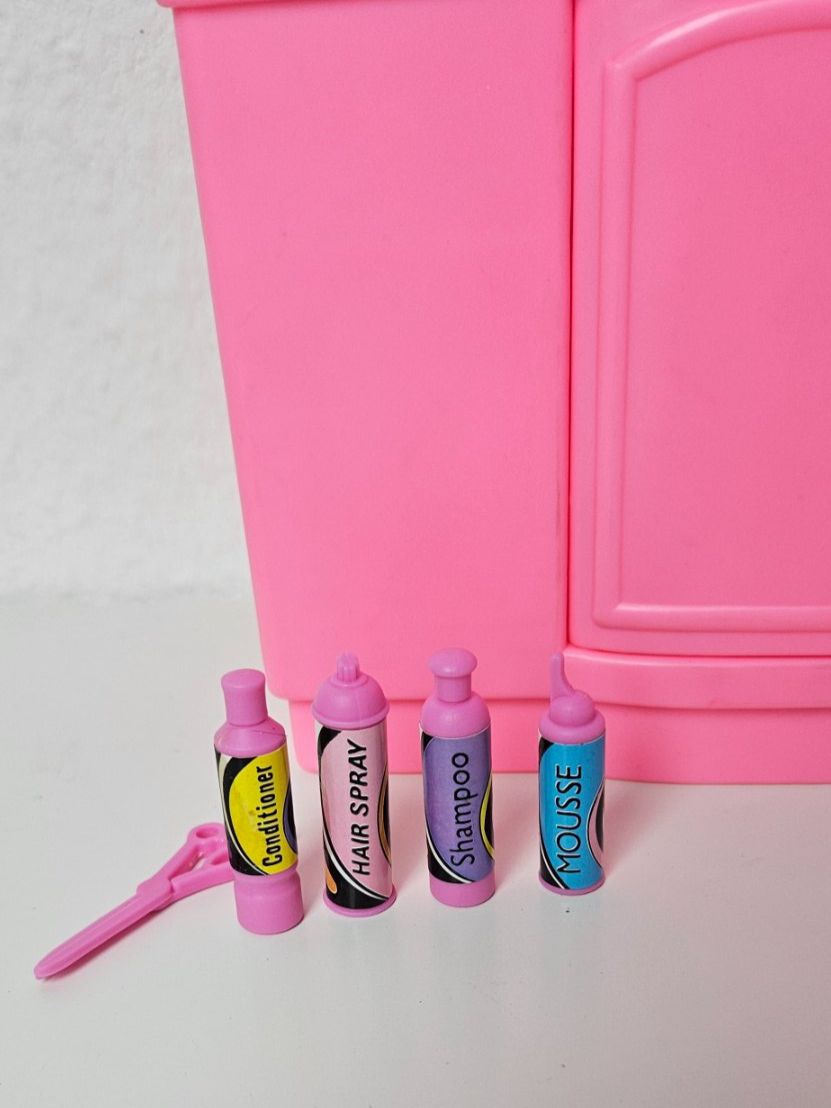 Barbie Case e mobili per bambole: Barbie Vintage Badezimmer 1993 – Usato da Dättwil AG venduto da son_x2fq 1