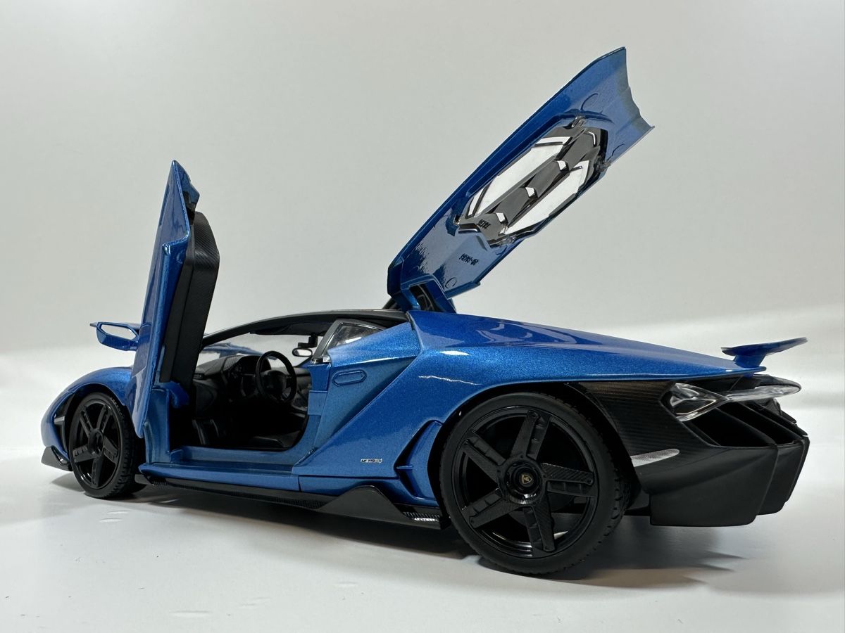 Maisto Modellautos: Lamborghini Centenario 1:18, blau-schwarz, MAISTO – Gebraucht aus Zofingen von rf9_x2xt 7
