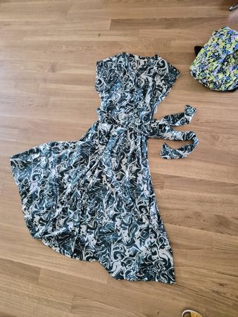 Kleid grün weiss