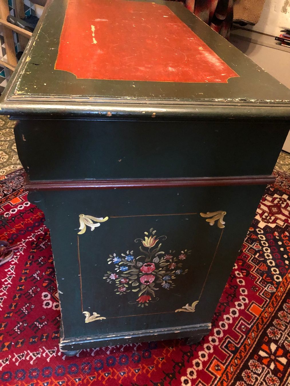 Tables à langer & accessoires: Alte Wickelkommode mit Bauernmalerei – D'occasion à Henggart par Griffin1643 1