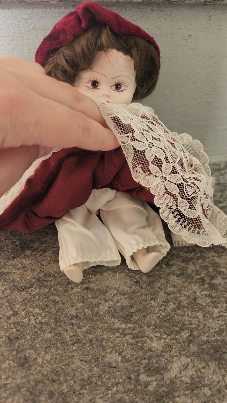 Bambole: Bambolina di porcellana Capodimonte – Usato da Melano venduto da H-Sara 1