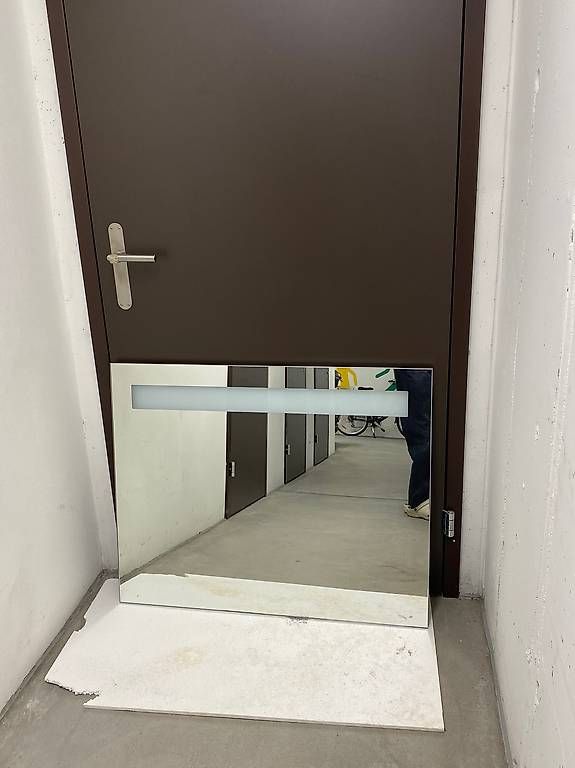 Armadietti a specchio: Specchio per bagno con luce led integrata – Usato da Caslano venduto da giu_h872