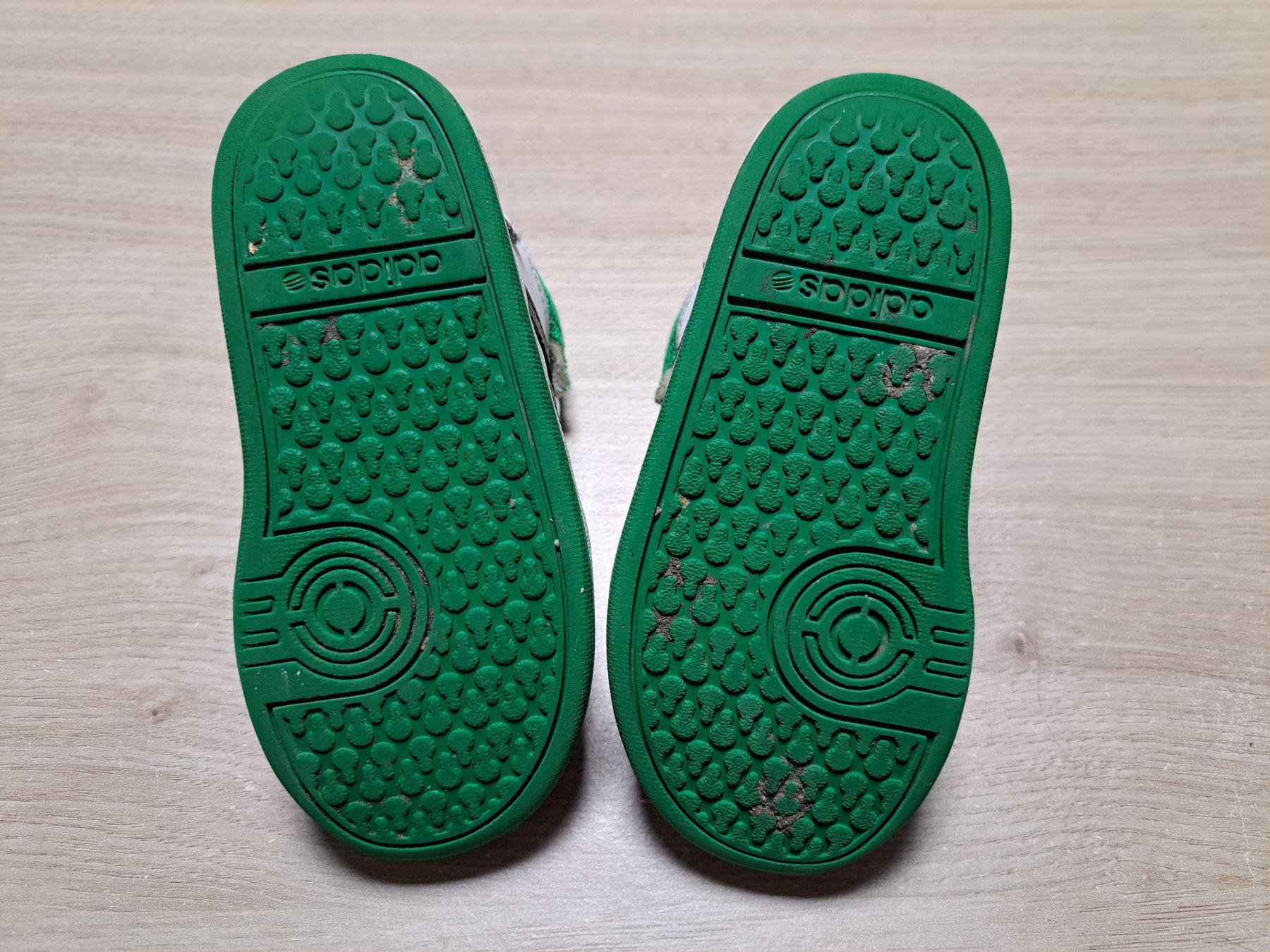 Adidas Scarpe per ragazzi: Chaussures adidas taille 22 – Usato da Marly venduto da Mumu1723 1