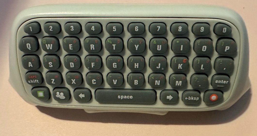 Controller: XBOX 360 CHATPAD – Nuovo (secondo la descrizione) da Nidau venduto da EXP40