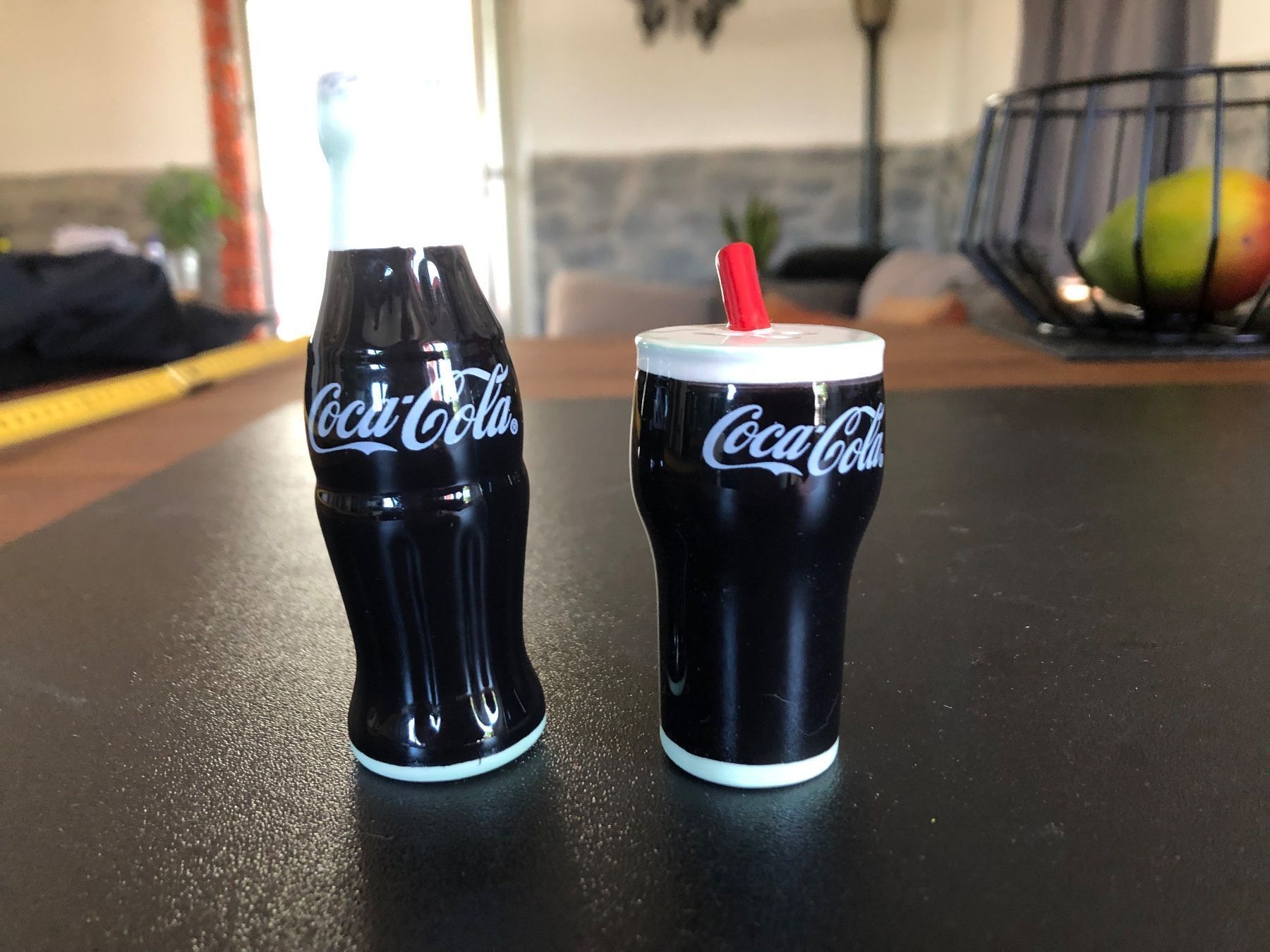 Set di piatti: Coca-Cola Salz und Pfeffer Streuer – Nuovo (secondo la descrizione) da Frauenfeld venduto da aluma14 1