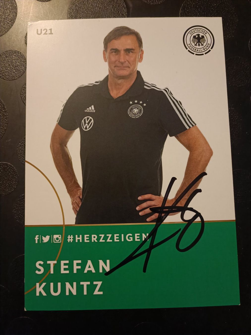 Autografi: Stefan Kuntz - handsignierte Autogrammkarte – Usato da Menziken venduto da Artographs
