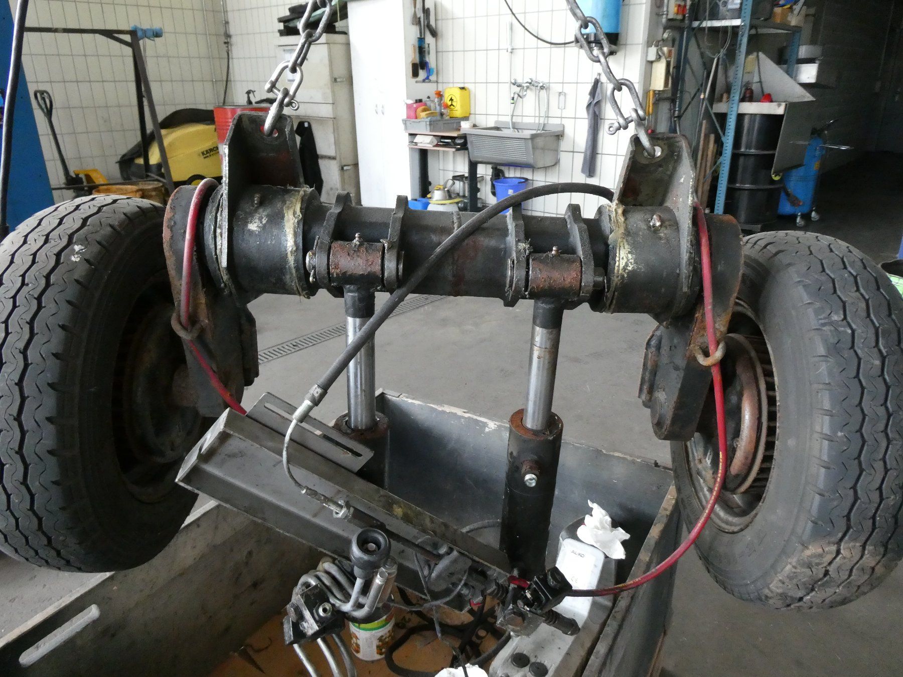Rimorchi: Lift Achse Hydraulisch – Usato da Küssnacht am Rigi venduto da Ueliueli0