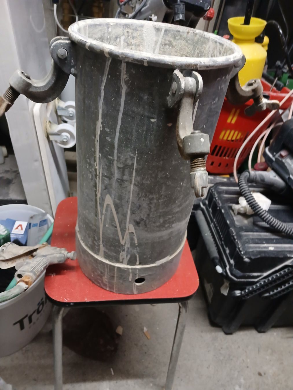 Tutti gli attrezzi: Profi Druckbehaelter Farbspritzsystem -Drucktank – Usato da Tobel venduto da Bachi40 3