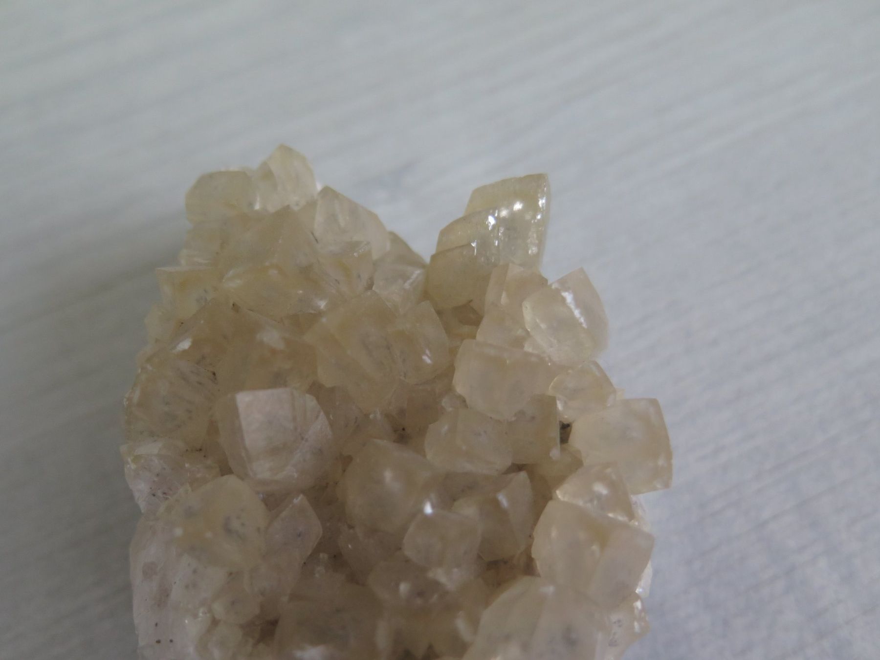 Minéraux & Lithothérapie: Calcit Stufe mit Phantombildungen – D'occasion à Schaffhausen par Yamakana51L8736OQ8 1
