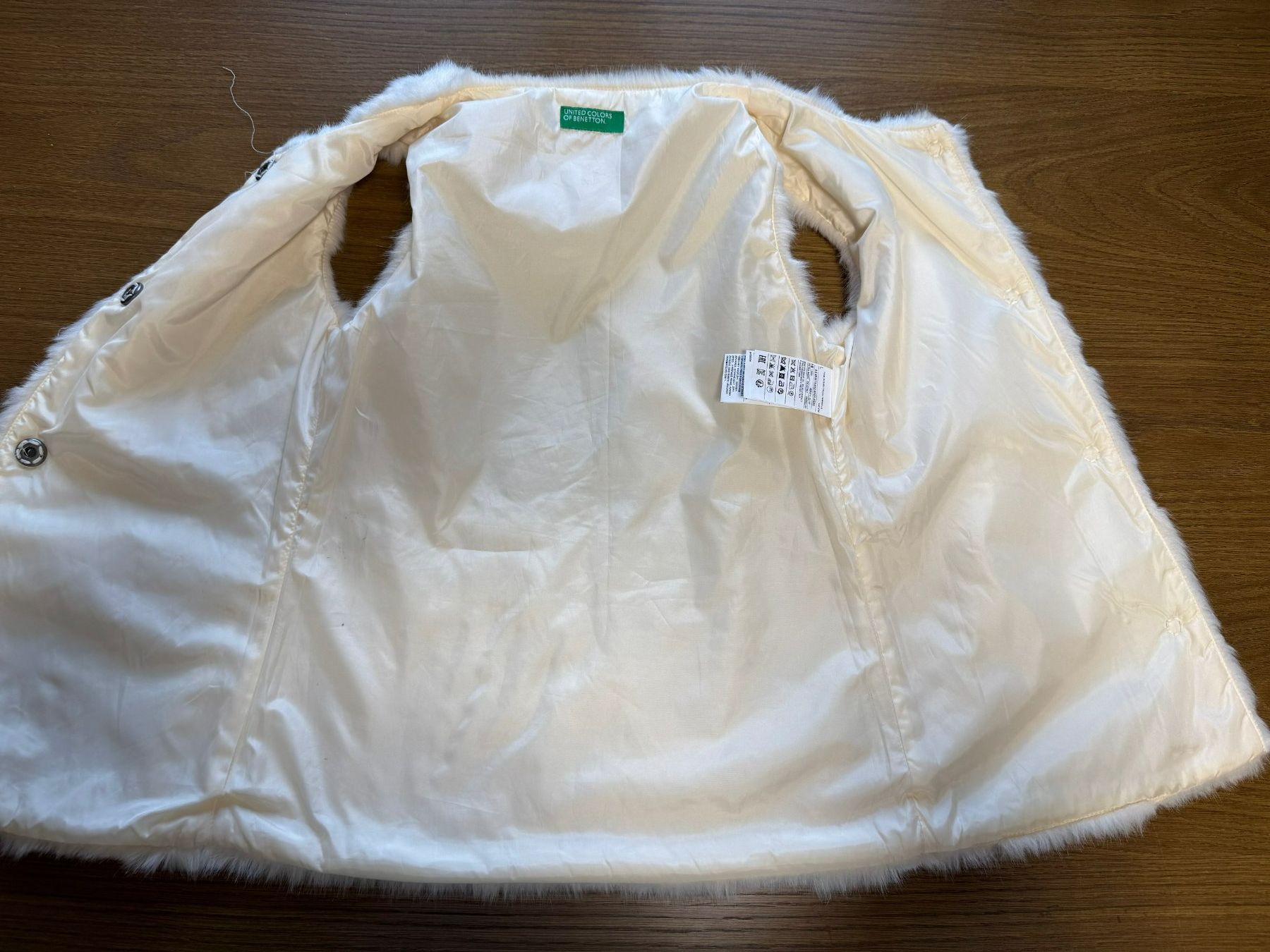 Benetton Sonstige Mädchenkleider: Benetton Mädchen Weste L / 140 (EU) – Gebraucht aus Uitikon Waldegg von pit_r6q9 3