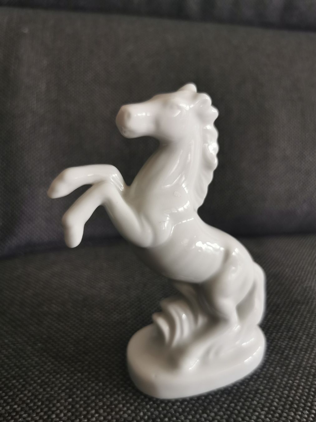 Statuette: Porzellan Pferd weiss – Usato da Buchs SG venduto da and_s6ps 1