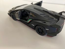 Lamborghini Veneno 1-36 Kinsmart Friktion 82