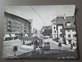 ZÜRICH-WIEDIKON - SCHMIEDEPLATZ MIT TRAM