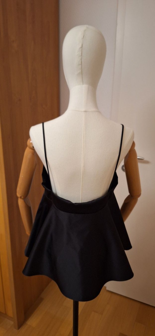 H&M Top: top noir – Nuovo e nell'imballaggio originale da Lussery-Villars venduto da pousinete02 1