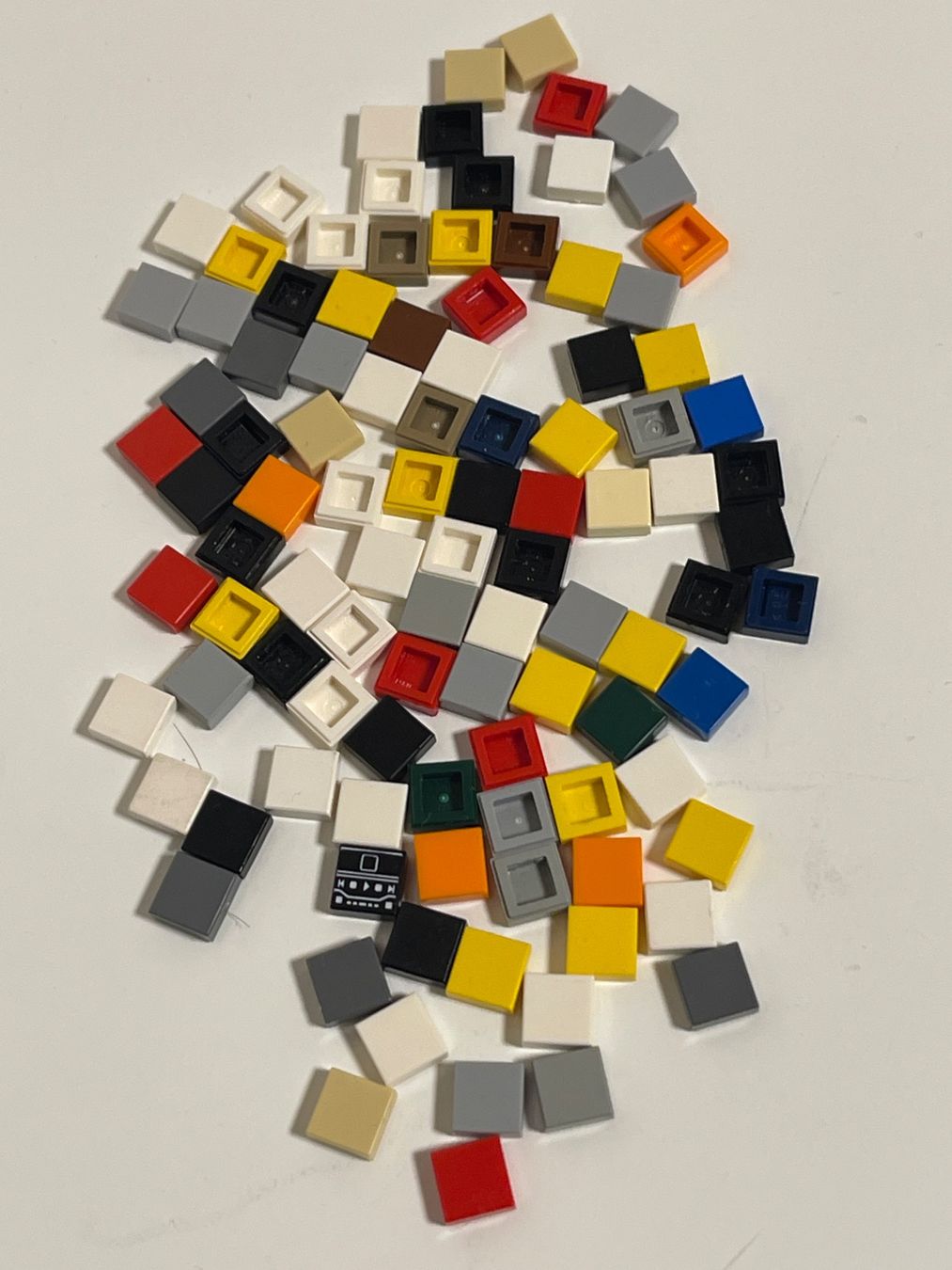 Lego Spielzeuge: LEGO  -  Plättli 100 stk. Glatt 1x1 – Gebraucht aus Gelterkinden von cobra0110