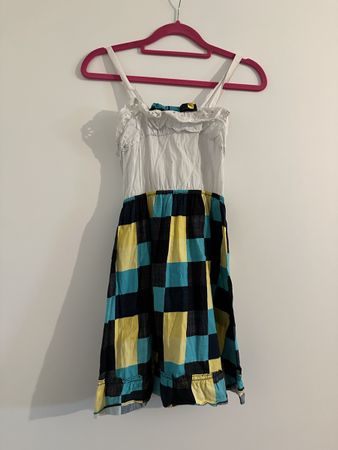 Sommerliches Kleid mit Muster, Grösse ca 128, Top Zustand