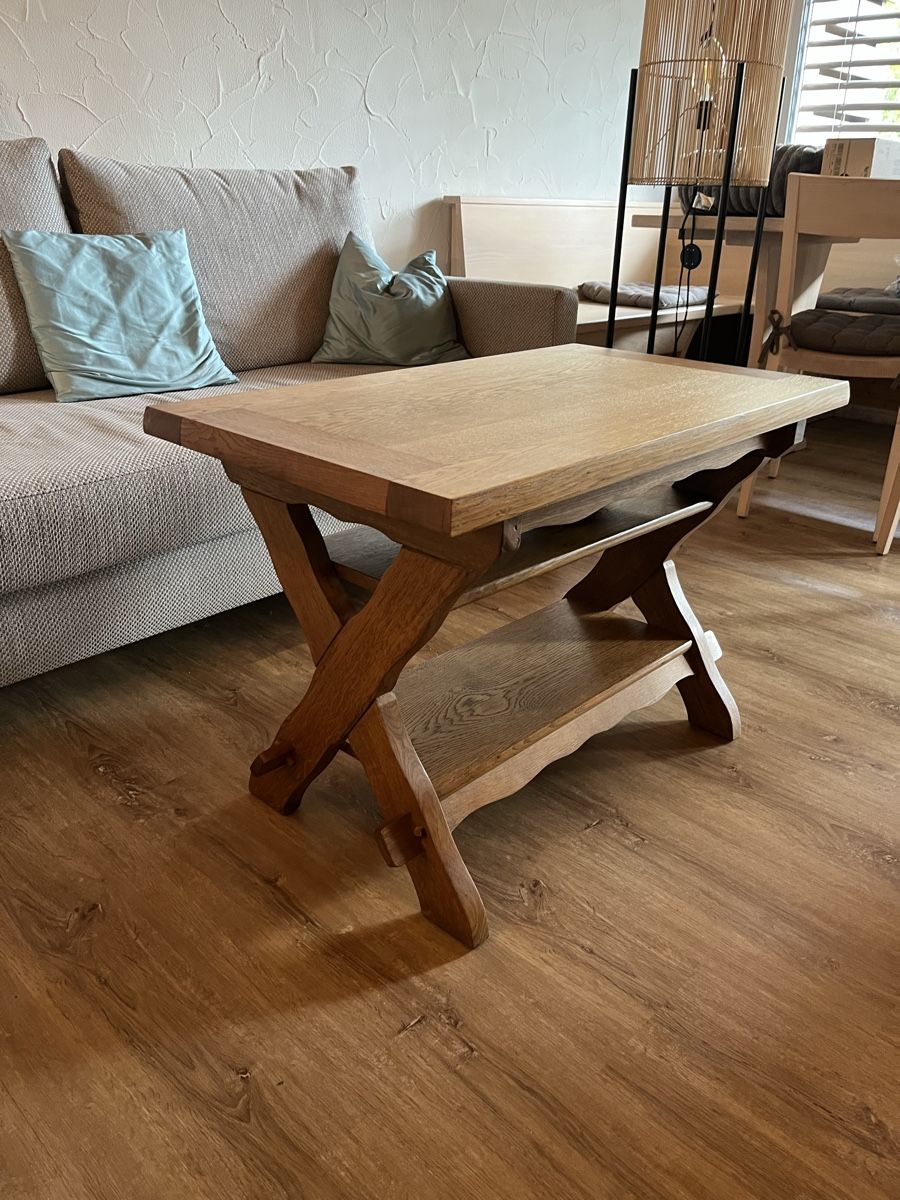 Sofas: Gemütliches Bettsofa mit Lampe – D'occasion à Sörenberg par LKE 1
