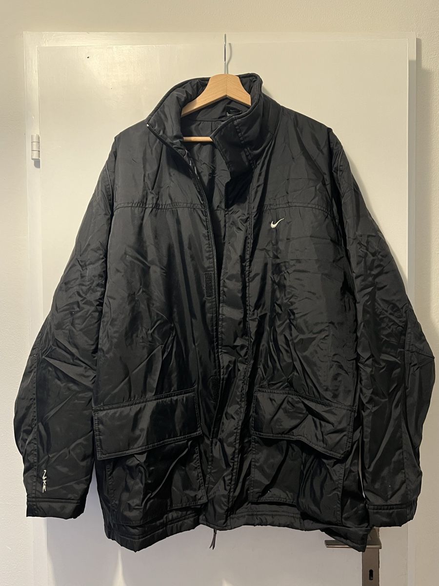 Nike Giacche: Neue Nike gefütterte Jacke – Nuovo (secondo la descrizione) da Luzern venduto da Woodbee44