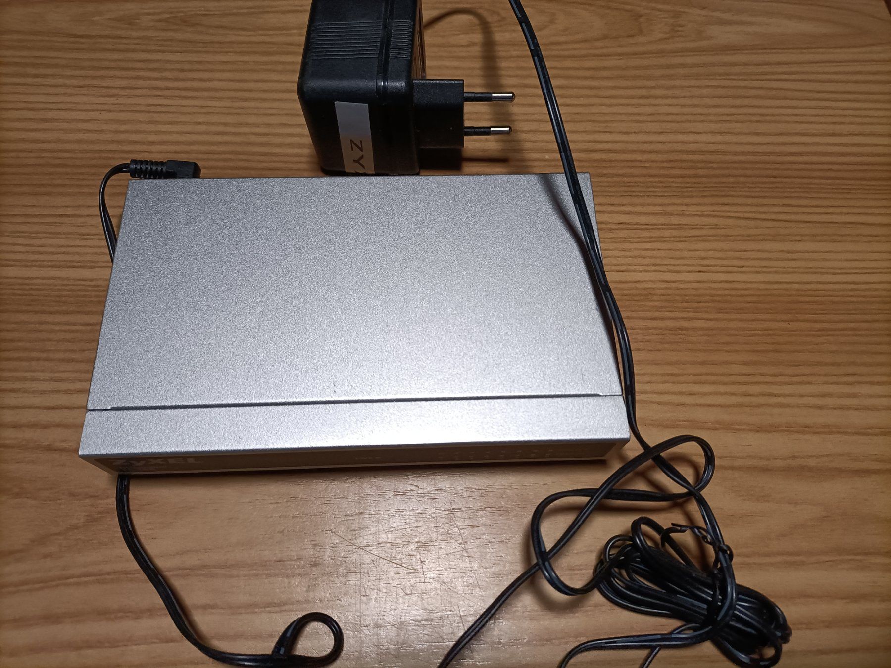 Zyxel Hub & Switch: Zyxel Switch ES-108B, 8 Port, 10/100 Mbit – Usato da Schöftland venduto da Snacketti7 1
