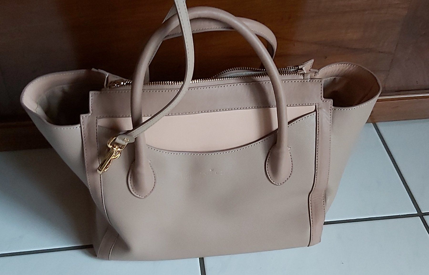 Taschen für Damen: Tanah Rhea Handtasche, beige – Neu (gemäss Beschreibung) aus Greppen von 86Sina