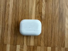 Defekter AirPod case