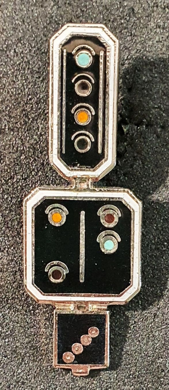 Plaketten & Abzeichen: CC982 - Pin Signal Eisenbahn – Defekt aus Reinach BL von Boston-Verkauf