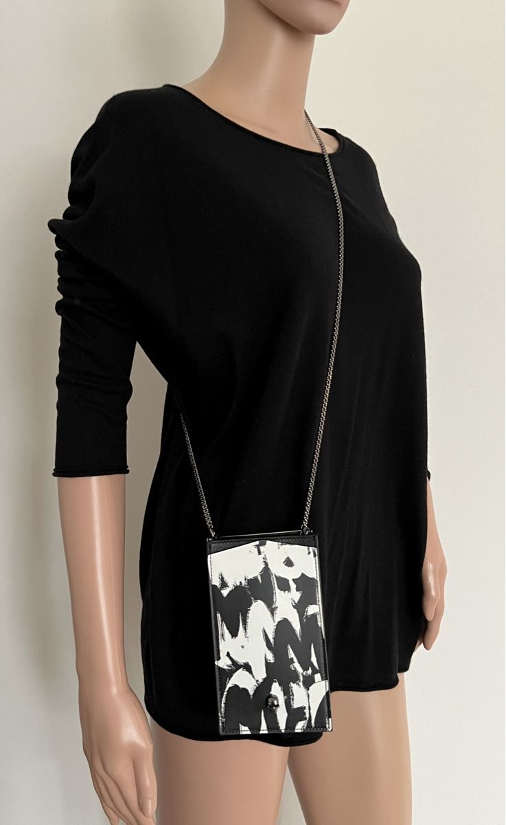 Alexander Mcqueen Sacs femmes: Alexander McQueen Handytasche, NEU – Neuf avec emballage d'origine à Bergdietikon par pinkerton13 2