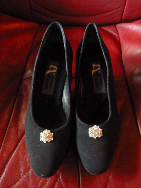 Scarpe da donna: Fernando Pensato Pumps, Gr. 37,5,  schwarz – Usato da Nunningen venduto da Fashion-Ave51