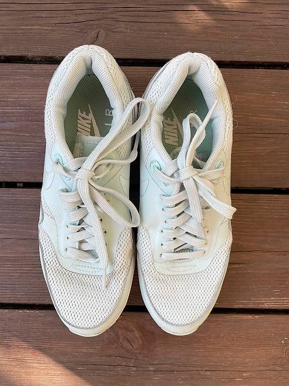 Chaussures femmes: Sneakers Nike Air 36 – D'occasion à Weite par POster9476