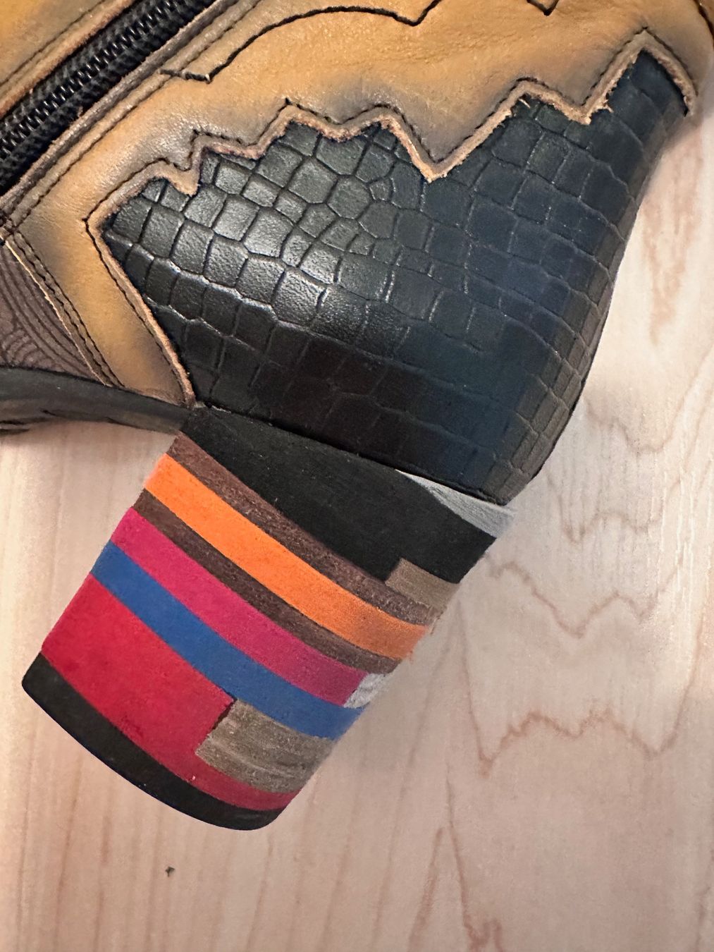 Scarpe da donna: Stiefeletten mit passender Tasche in senfgelb – Usato da Wil SG venduto da denpasar00 4