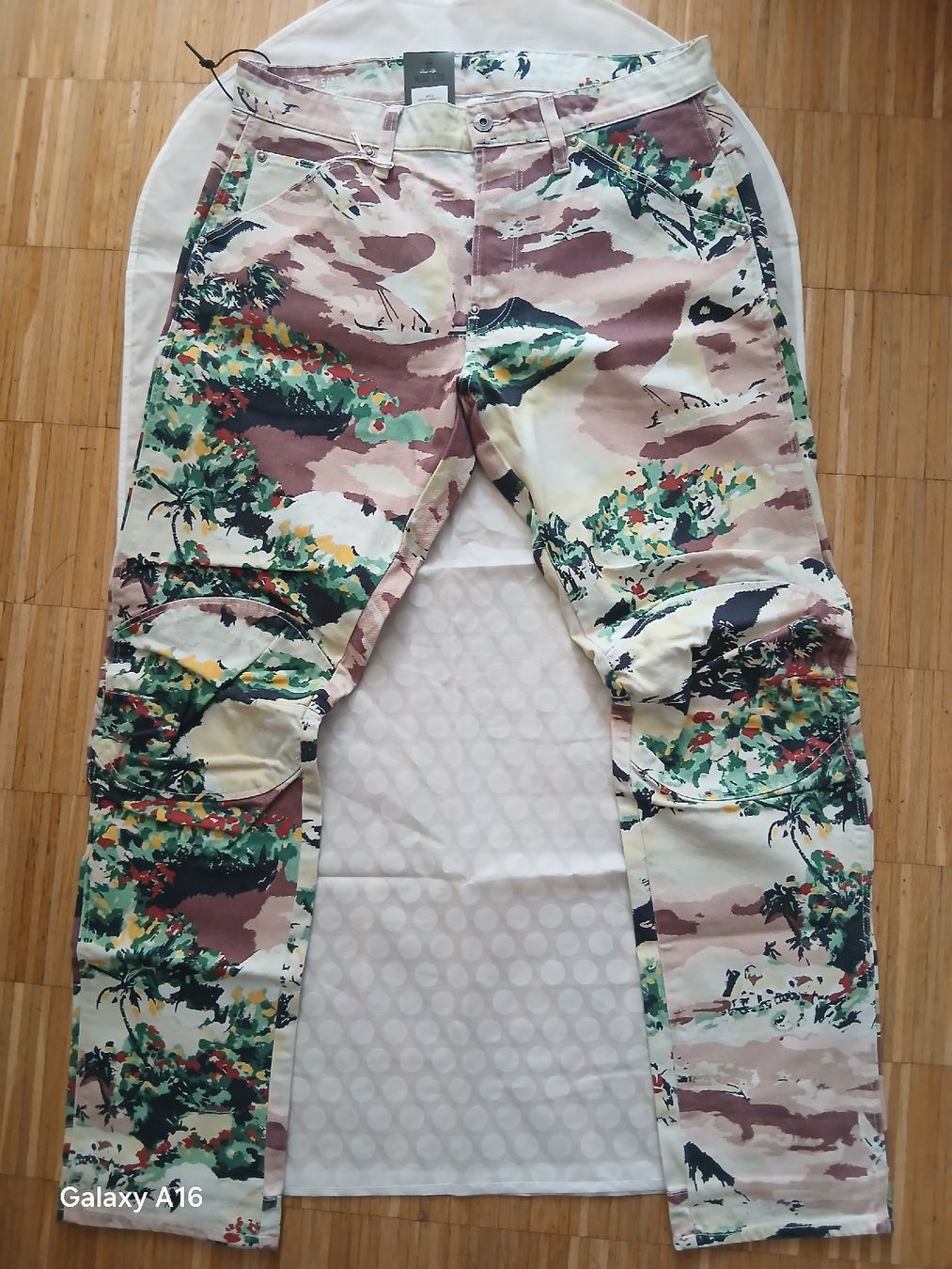 G-Star Jeans: G Star ELWOOD X52, Taille 32/32 – Nuovo e nell'imballaggio originale da Genève venduto da Martinbng