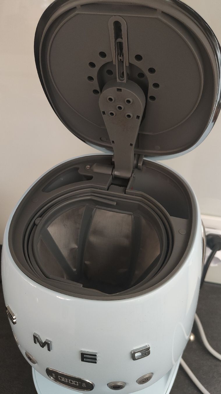 Smeg Macchine per caffè & Macchine per espresso: Smeg Filterkaffeemaschine DCC02 hellblau neuwertig – Usato da Schenkon venduto da Etter80 1
