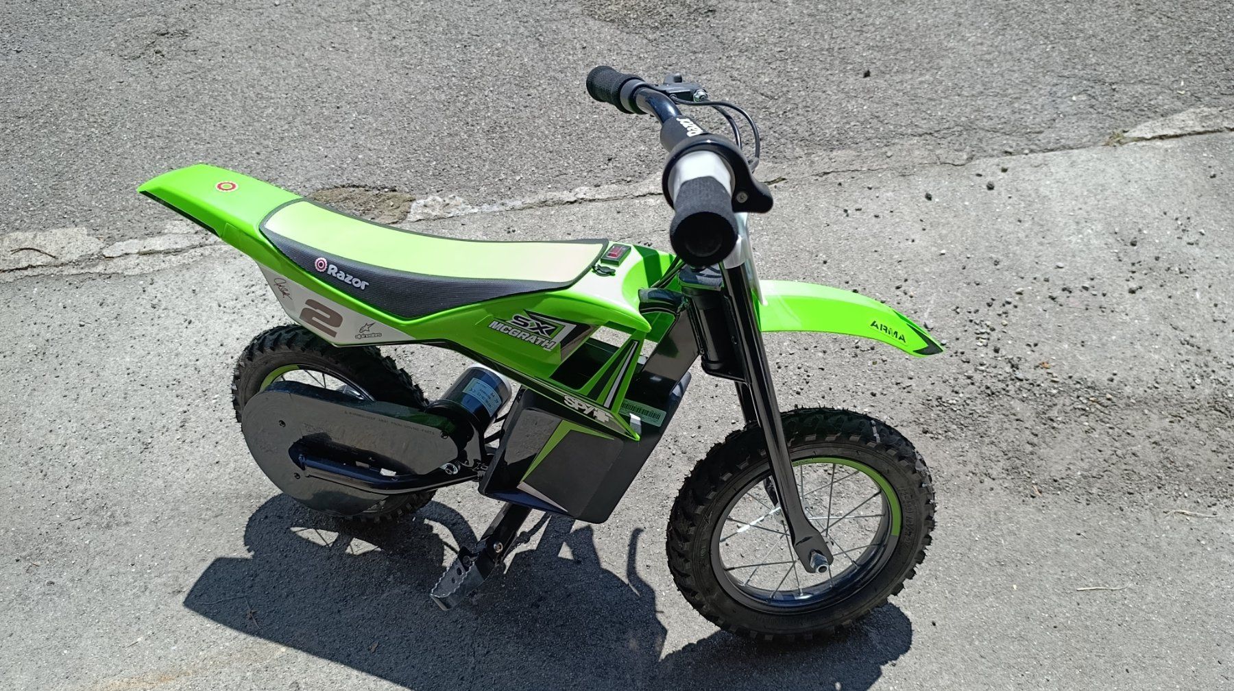 Fahrzeuge für Kinder: Kindermotorrad Razor SX125 McGrath – Neu (gemäss Beschreibung) aus Cham von sergmak