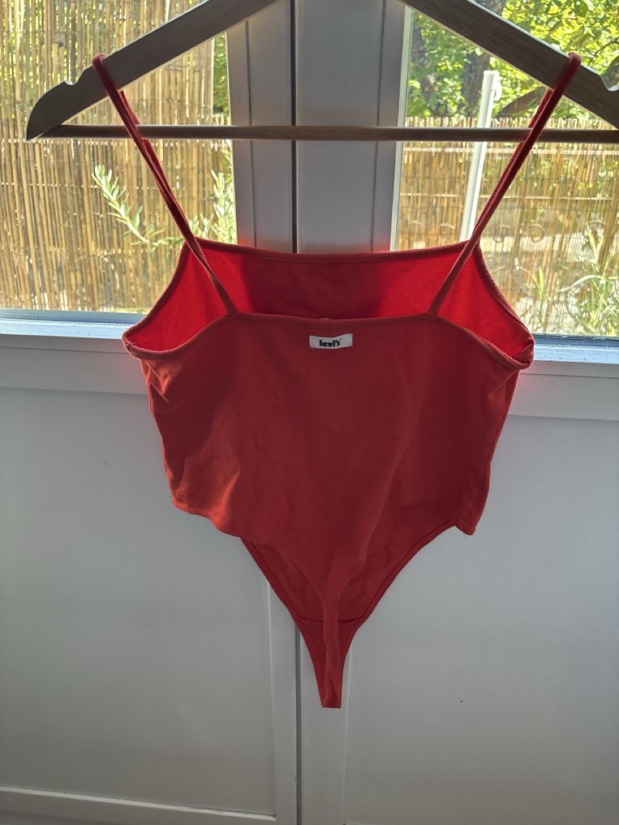 Levi's Top: Body – Usato da Bern venduto da Lydiixa 1