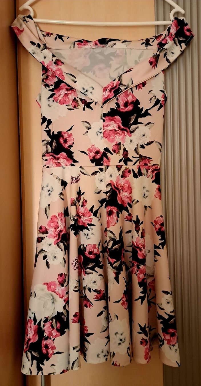 Kleider: neu! Sommerkleid mit Blumenmuster Grösse S – Neu (gemäss Beschreibung) aus Uzwil von eri_lz5x 1