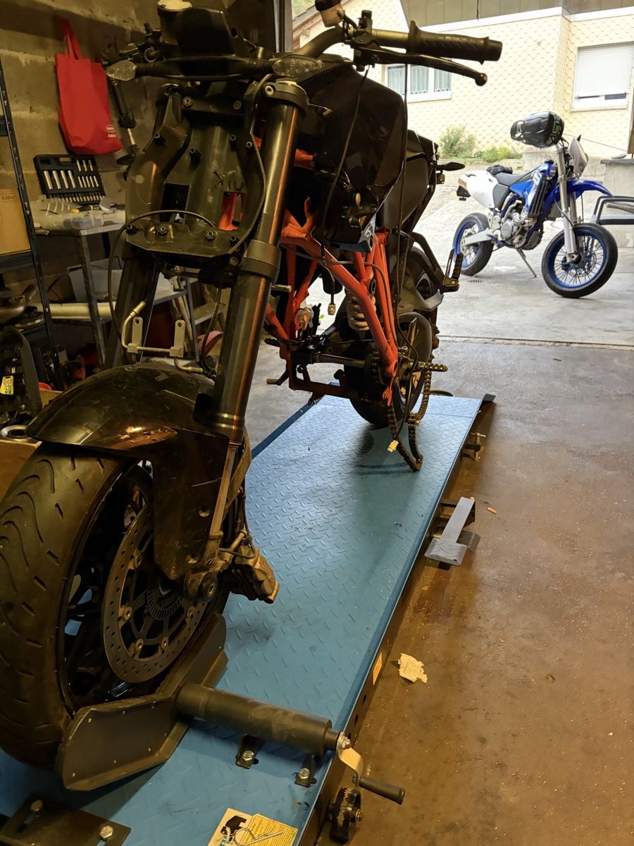 Strasse: Superduke 1290 projekt – Defekt aus Vilters von mue_8xwq 7