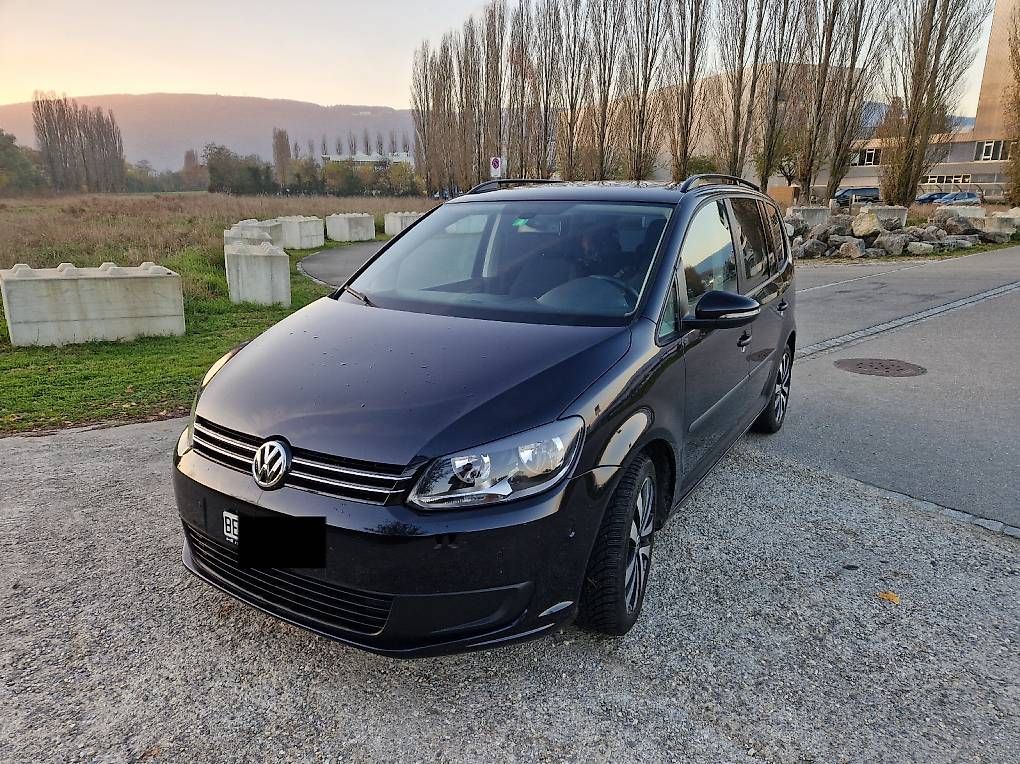 Autos: VW Touran 7 Plätzer – D'occasion à Schwadernau par Mike127