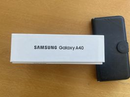 Samsung Galaxy A40 Smartphone mit Zubehoer guter Zustand