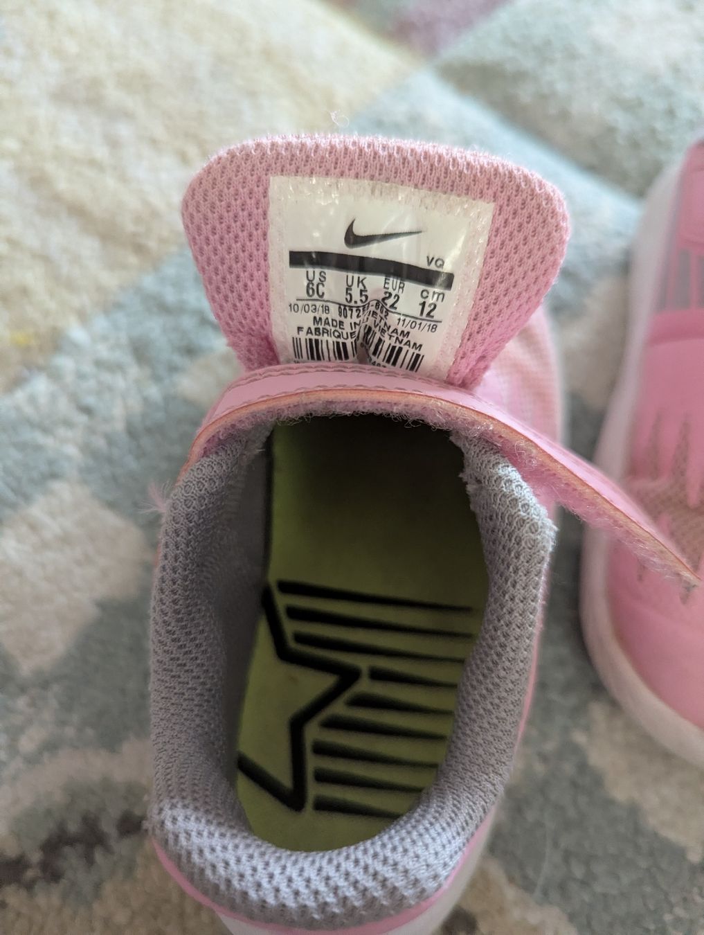 Nike Chaussures filles: Nike Sneaker Grösse 22 – D'occasion à Wallisellen par ann_w7zv 1