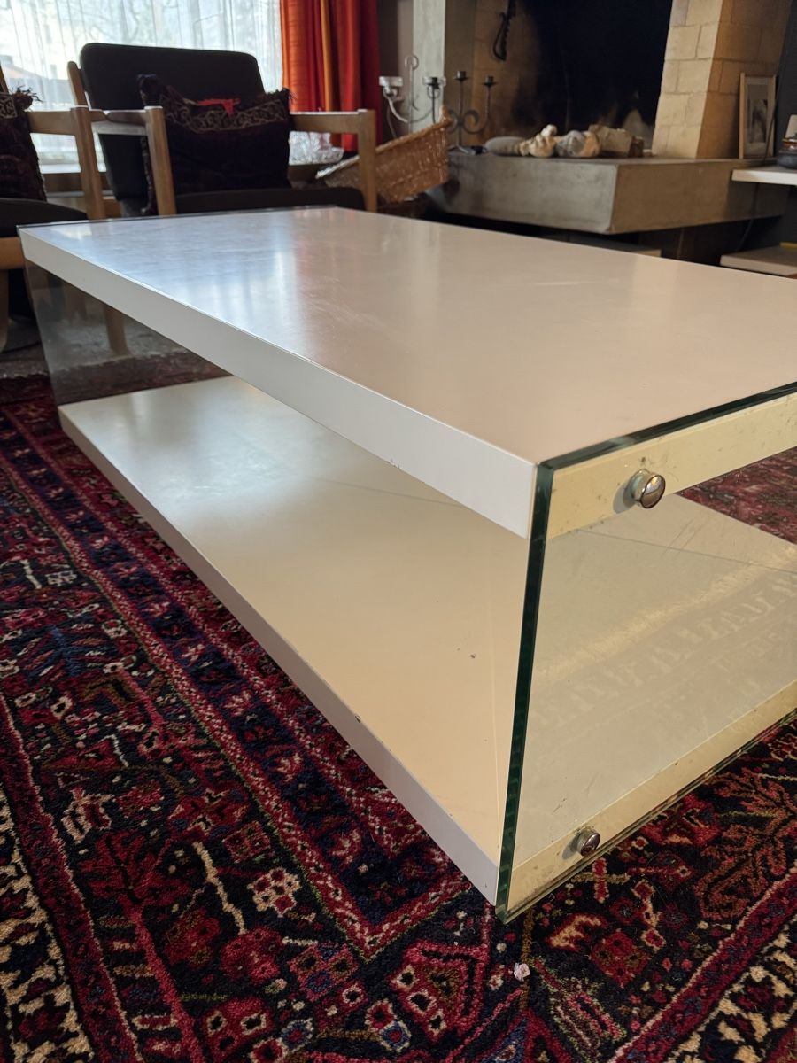 Tables: Table basse de salon plaqué blanc/verre – D'occasion à Le Sentier par flo_dcg6