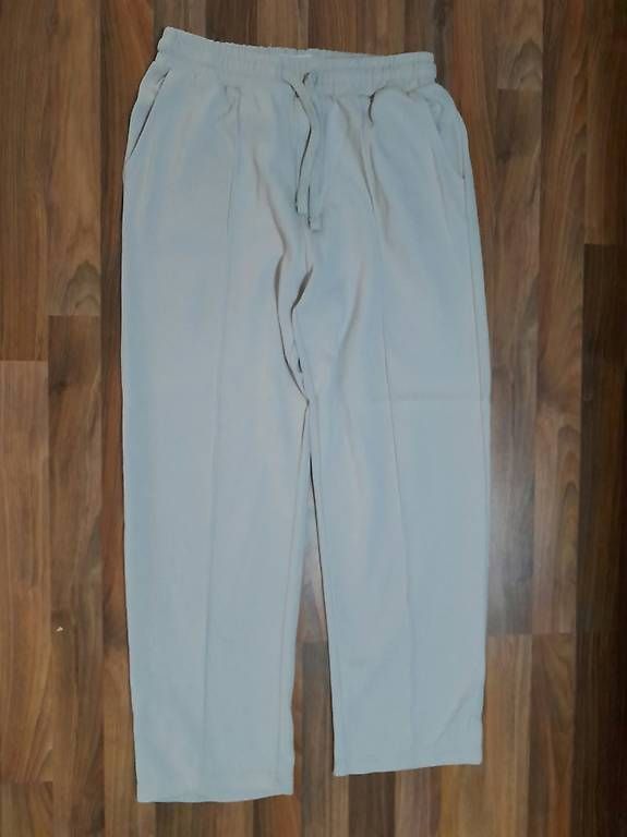 Pantalons: 4 Jogginghosen – Neuf avec emballage d'origine à Triesen par naomikindle13 1