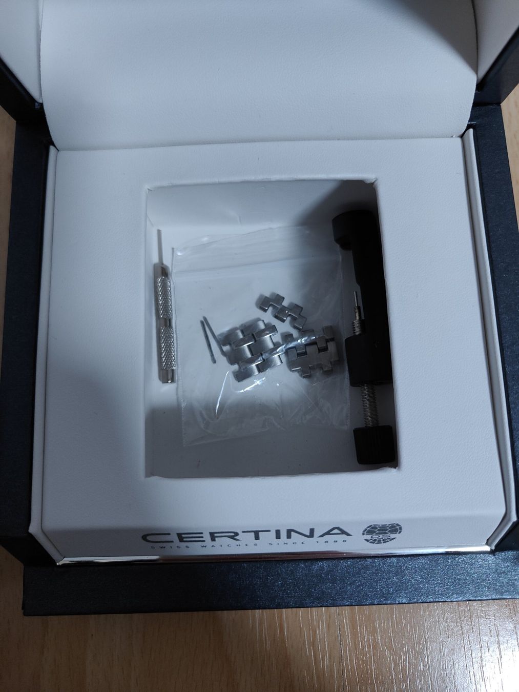 Certina Montres: Certina Titanium Quarzuhr – D'occasion à Eichberg par Kai.1291 3