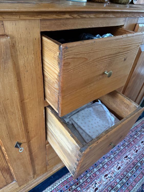 Credenze: Antikes Holz Buffet Schrank Kasten Kommode – Usato da Walterswil BE venduto da Lonitti 4