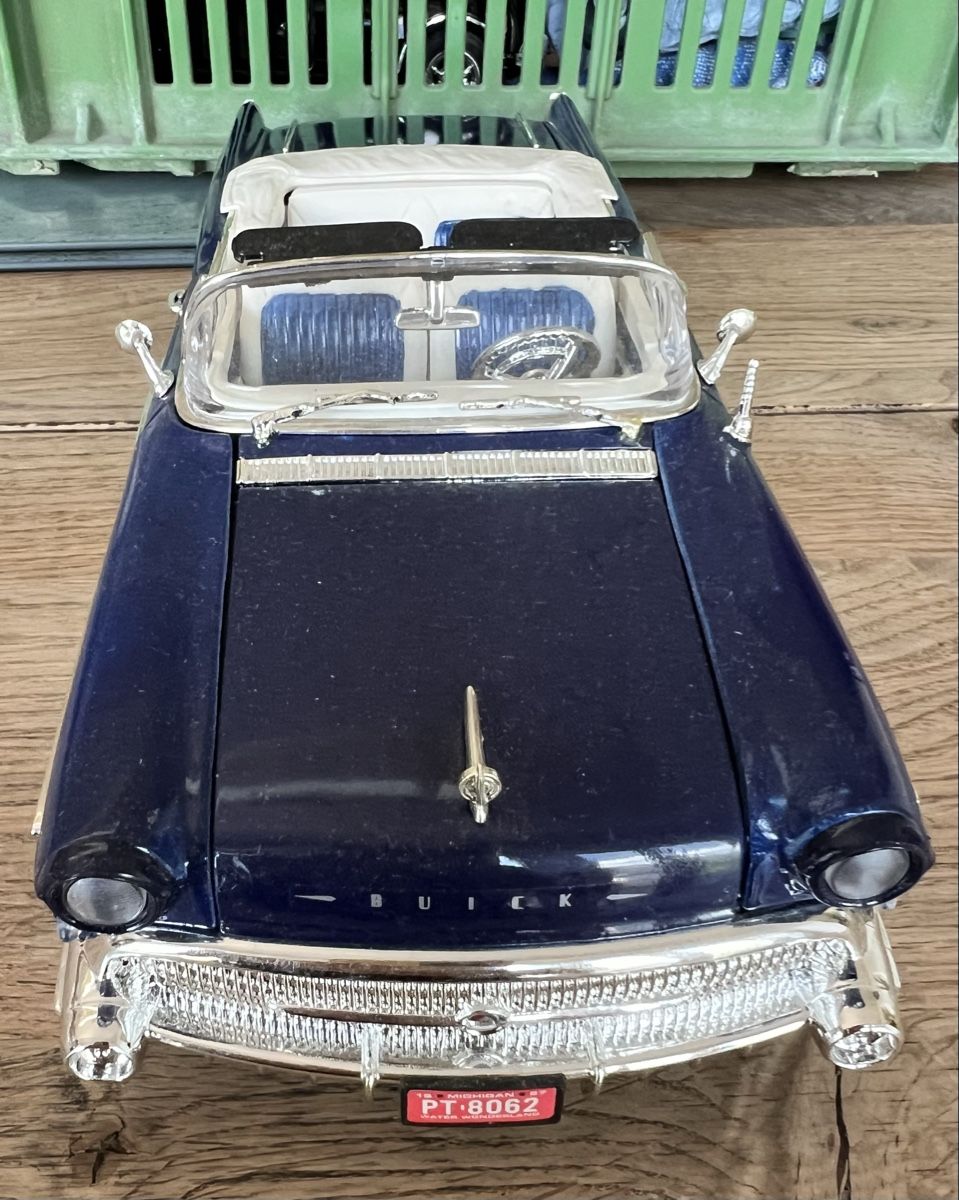 Modellini d'auto: Buick Roadmaster 1957 Modell  – Usato da Sevelen venduto da Ritiplampi 2
